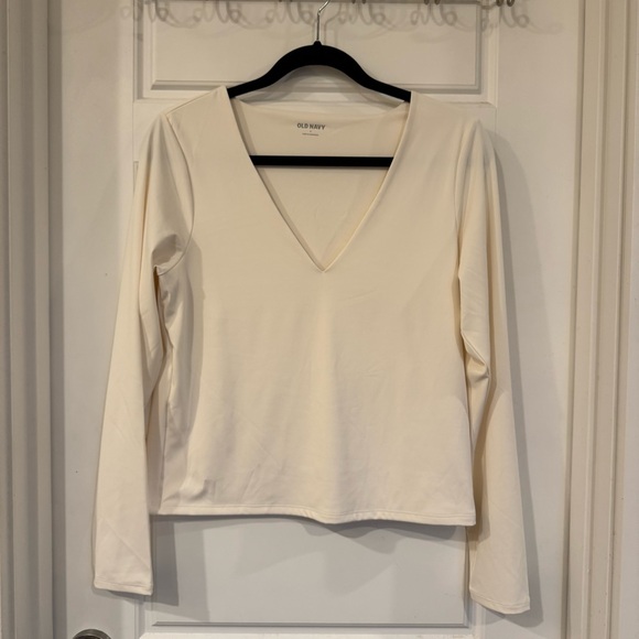 Old Navy Women's Cream V-Neck Top - Picture 1 of 3